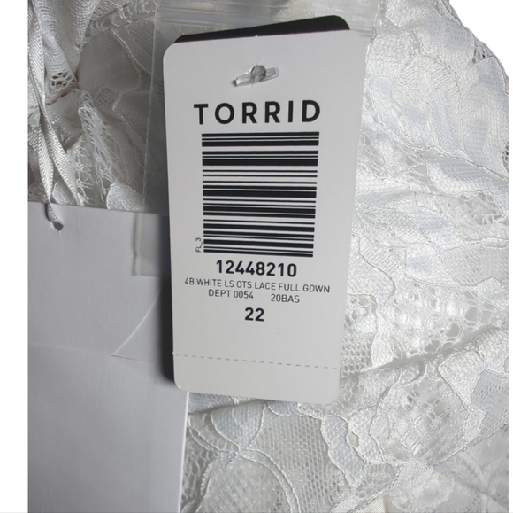 NWT Torrid White Off Shoulder Lace Wedding Dress Size 22 - Picture 4 of 4
